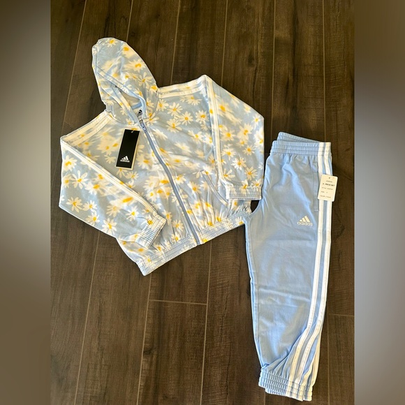 New! Girls Adidas jogger set size 4 - Picture 1 of 4